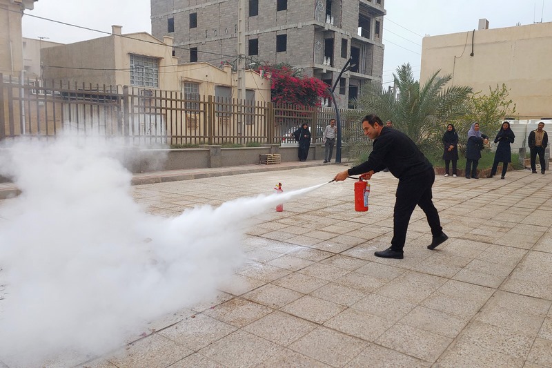 برگزاری دورههای آموزشی اطفای حریق برای کتابداران استان بوشهر