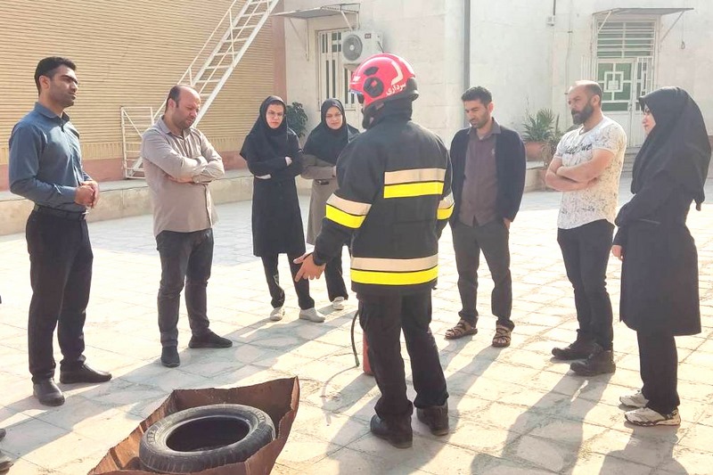 برگزاری دوره‌های آموزشی اطفای حریق برای کتابداران استان بوشهر