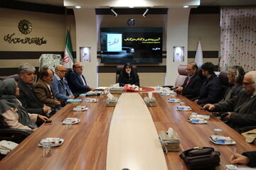 آیین رونمایی از «کتاب در کتاب» در شهر اراک