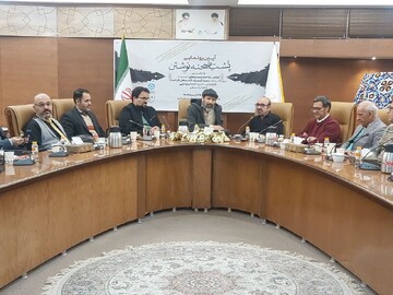 رونمایی از کتاب «پشت صحنه نوشتن» در کتابخانه مرکزی پارک شهر