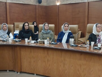 رونمایی از کتاب «پشت صحنه نوشتن» در کتابخانه مرکزی پارک شهر