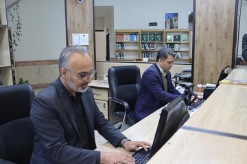 بازدید مدیرکل کتایخانه‌های عمومی استان از کتابخانه‌های امام علی(ع) و فرخی یزدی
