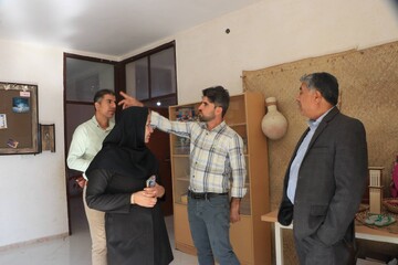 بازدید مدیرکل از کتابخانه های قشم