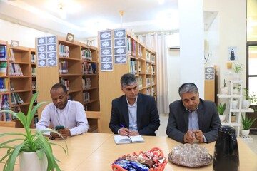بازدید مدیرکل از کتابخانه های قشم