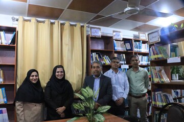 بازدید مدیرکل از کتابخانه های قشم