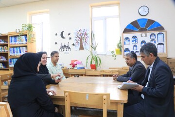 بازدید مدیرکل از کتابخانه های قشم