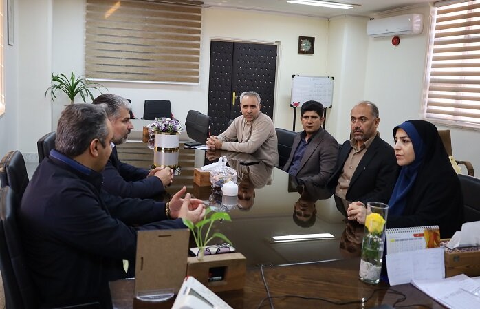 دیدار مسئولان شهرستان باروق با مدیرکل کتابخانههای عمومی آذربایجانغربی