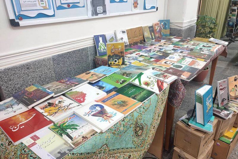 اهدای بیش از ۳۸۰ عنوان کتاب دفاع مقدس به کتابخانه‌های عمومی کنگان