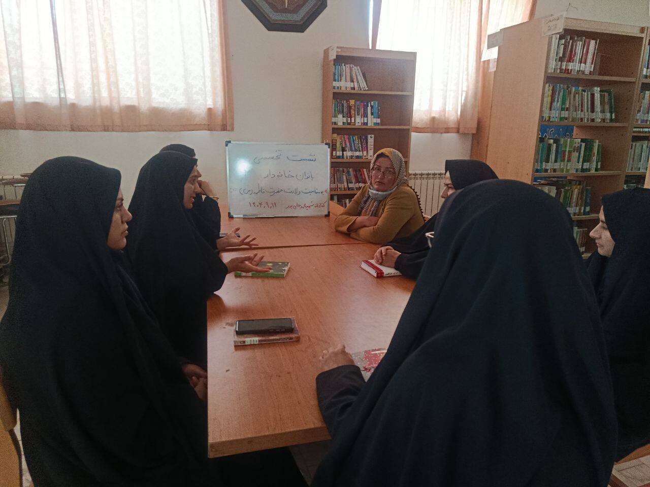 ترویج فرهنگ مطالعه و تکریم مادران در جشنهای فرهنگی کتابخانه