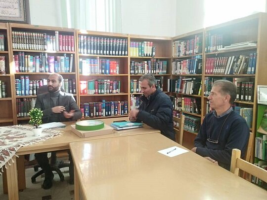 نشست کتابداران شهرستان بِن با سرپرست ادارهکل کتابخانههای عمومی چهارمحال و بختیاری