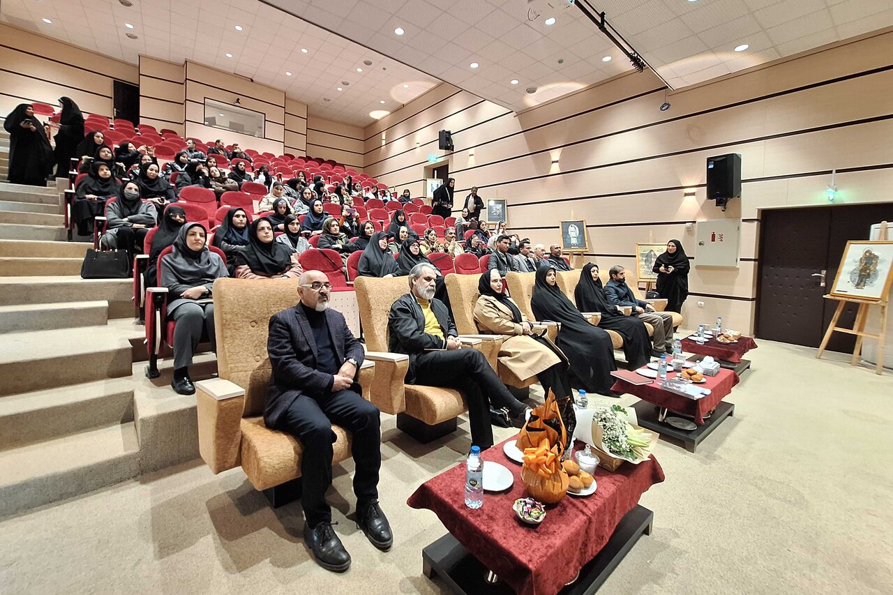 آیین رونمایی و نقد کتاب «بر بلندای زاگرس» برگزار شد