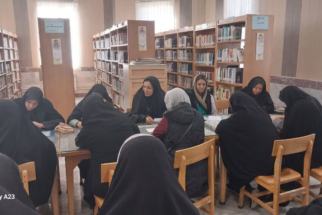 رویدادهای کتابخوانی پرنشاط در کتابخانههای عمومی استان مرکزی