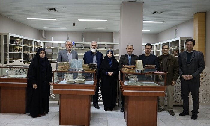 اهدای ۳۴۴ جلد کتاب و سند تاریخی توسط بنیاد ایرانشناسی شعبه آذربایجانغربی به کتابخانه مرکزی