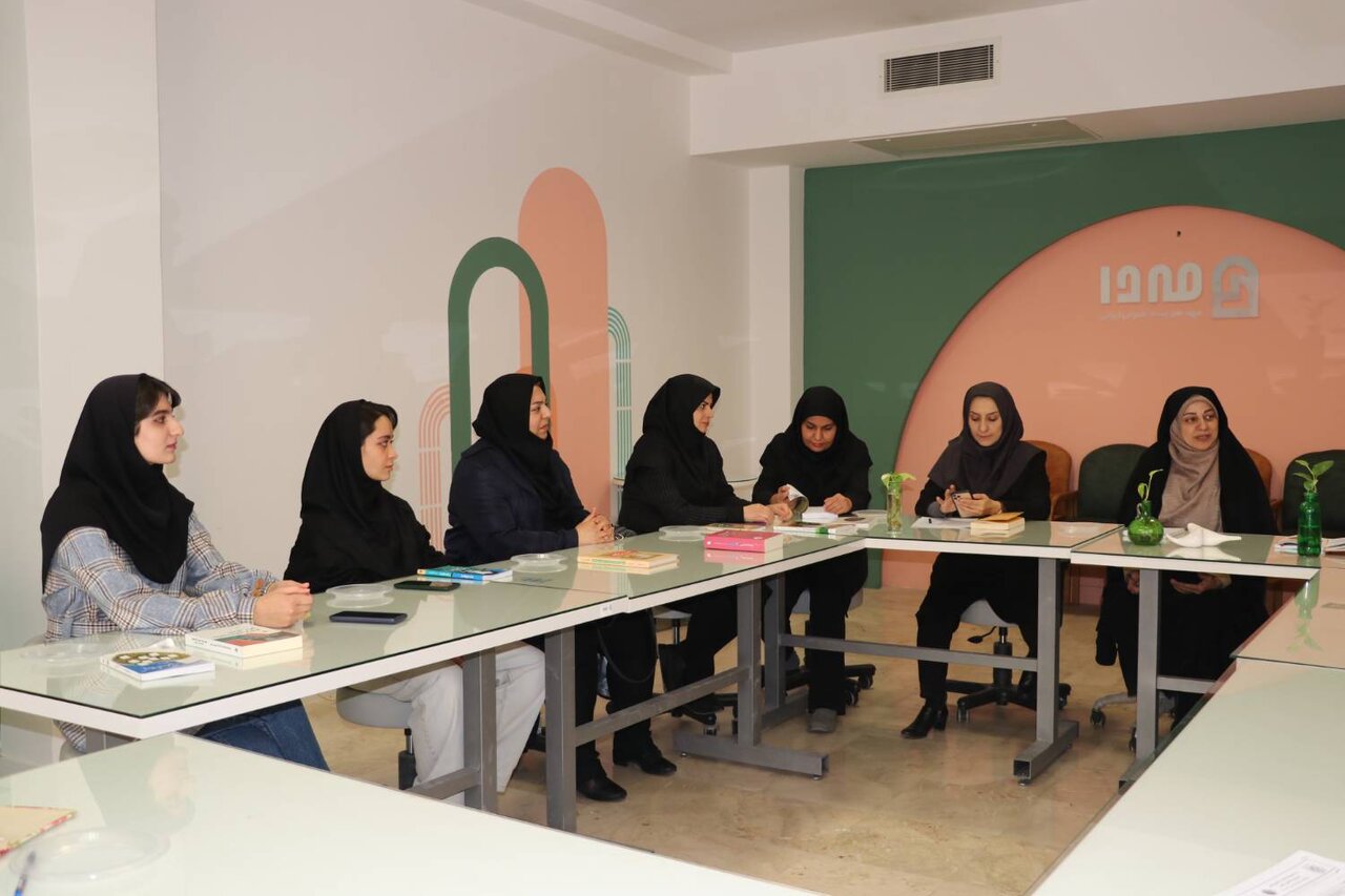 نشست کتاب خوان