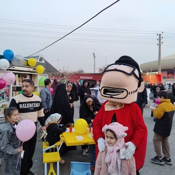 حضور غرفه اداره‌کل کتابخانه‌های عمومی استان البرز در افتتاحیه کنگره ملی ۵۵۸۰ شهید استان