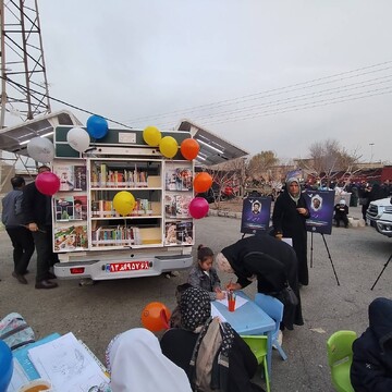 حضور غرفه اداره‌کل کتابخانه‌های عمومی استان البرز در افتتاحیه کنگره ملی ۵۵۸۰ شهید استان