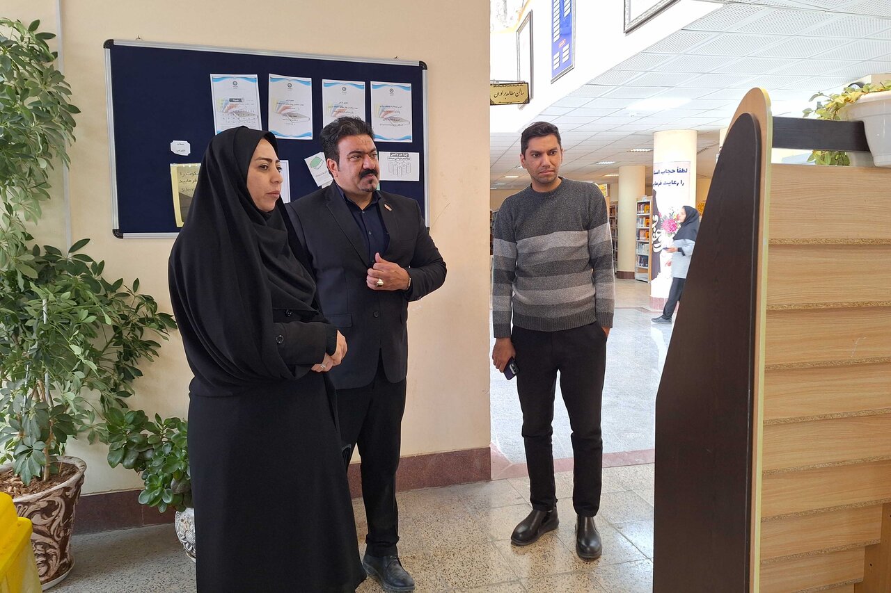 دیدار مدیرکل کتابخانههای عمومی استان ایلام با سرپرست اجرایی خانه کارگر استان