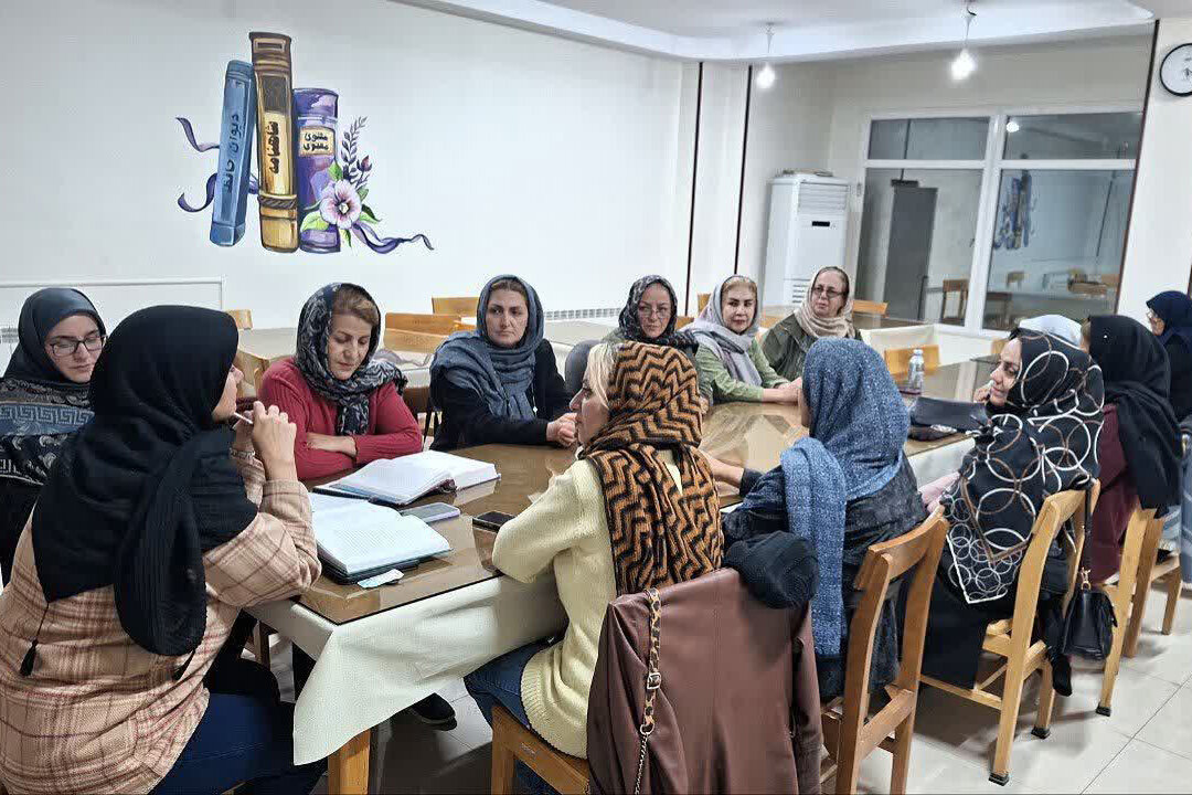 برگزاری محافل ادبی در کتابخانههای عمومی استان مرکزی