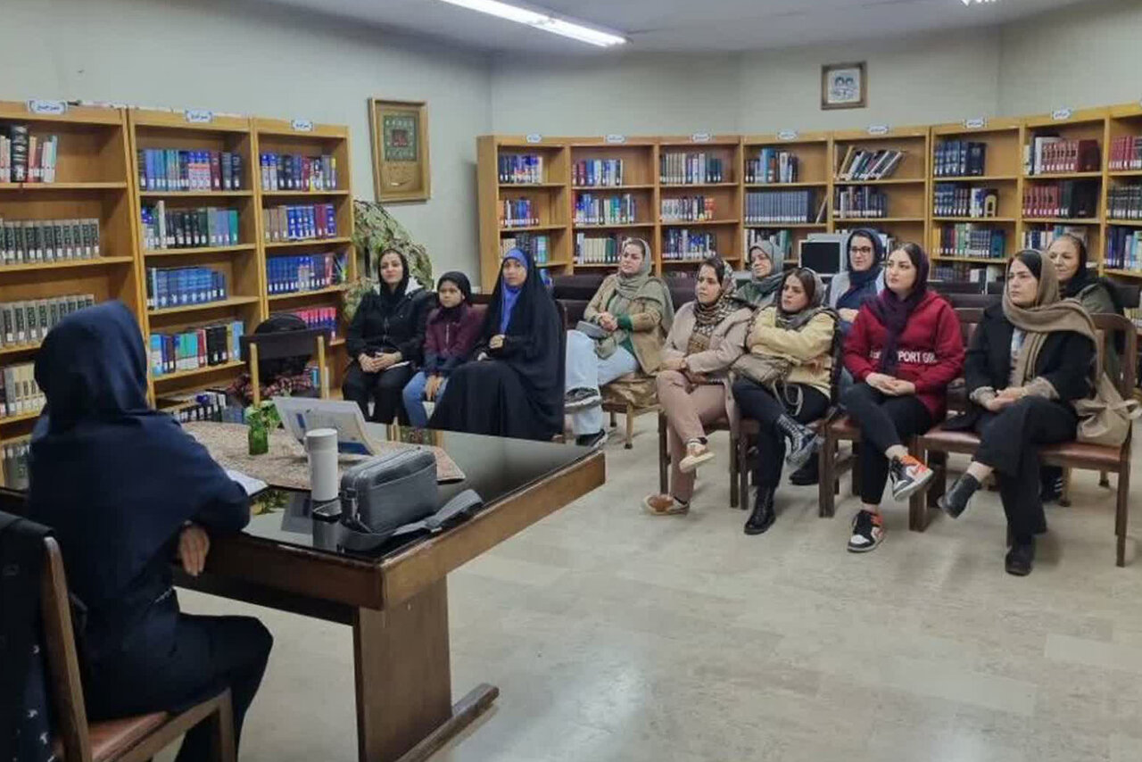 برگزاری محافل ادبی در کتابخانههای عمومی استان مرکزی