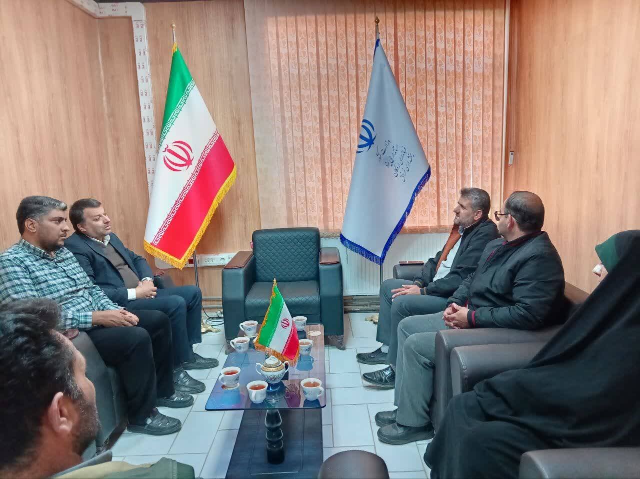 گام مشترک اداره کتابخانههای عمومی اردکان و شهرداری خرانق برای حل مشکلات کتابخانه خرانق