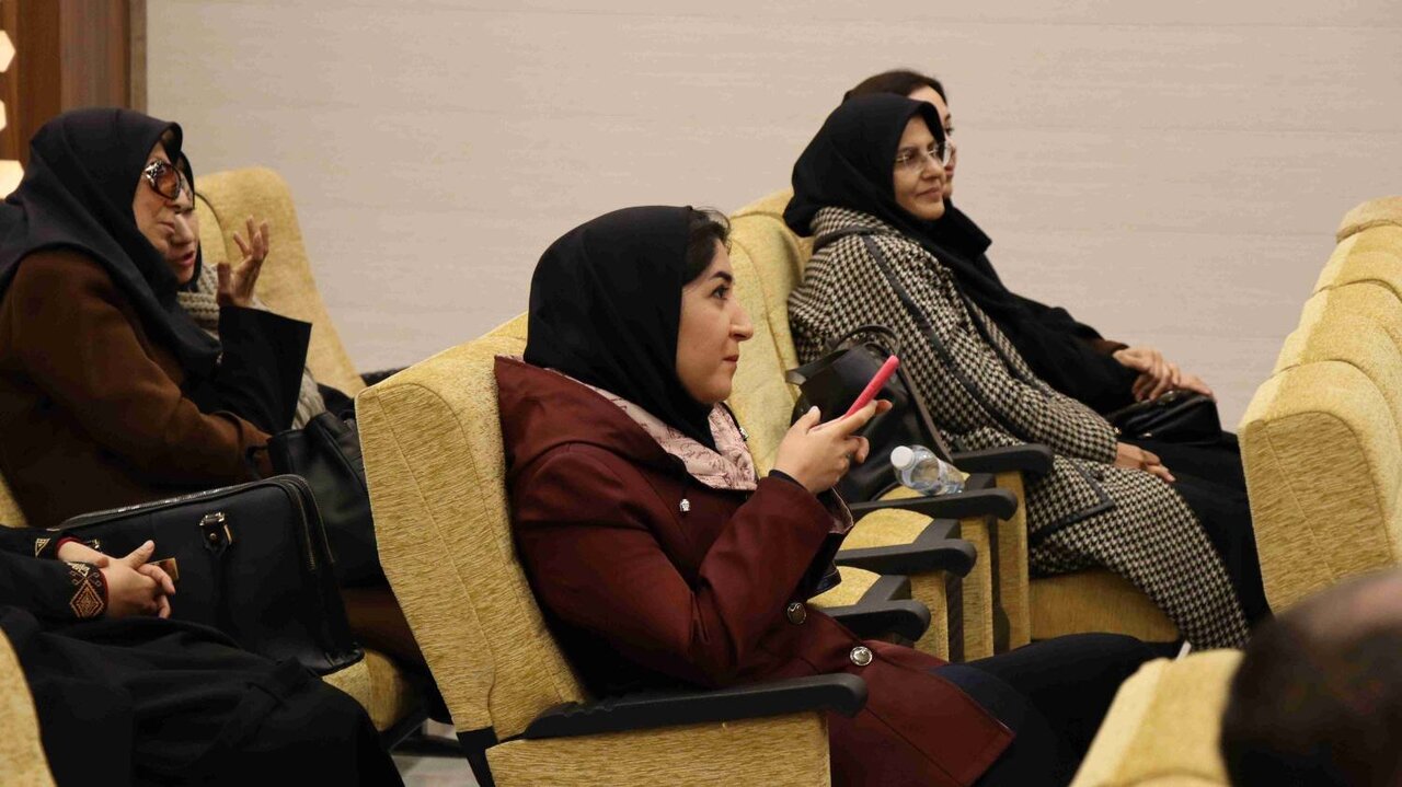 از هفت کتاب انتشارات مرکز پژوهشهای شورای اسلامی در کتابخانه مرکزی تبریز رونمایی شد