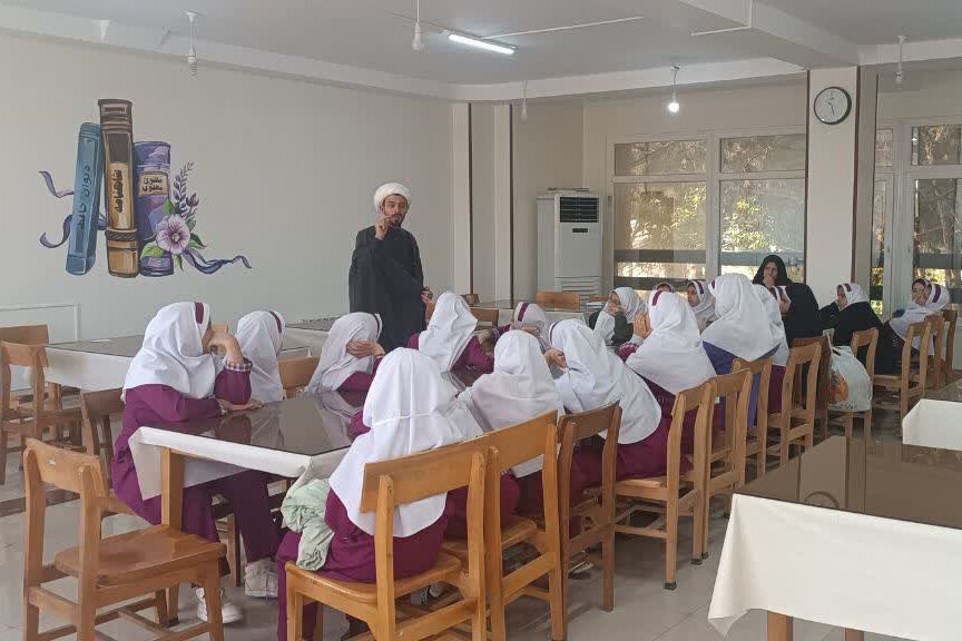 کتابداران استان مرکزی به استقبال شب یلدا رفتند