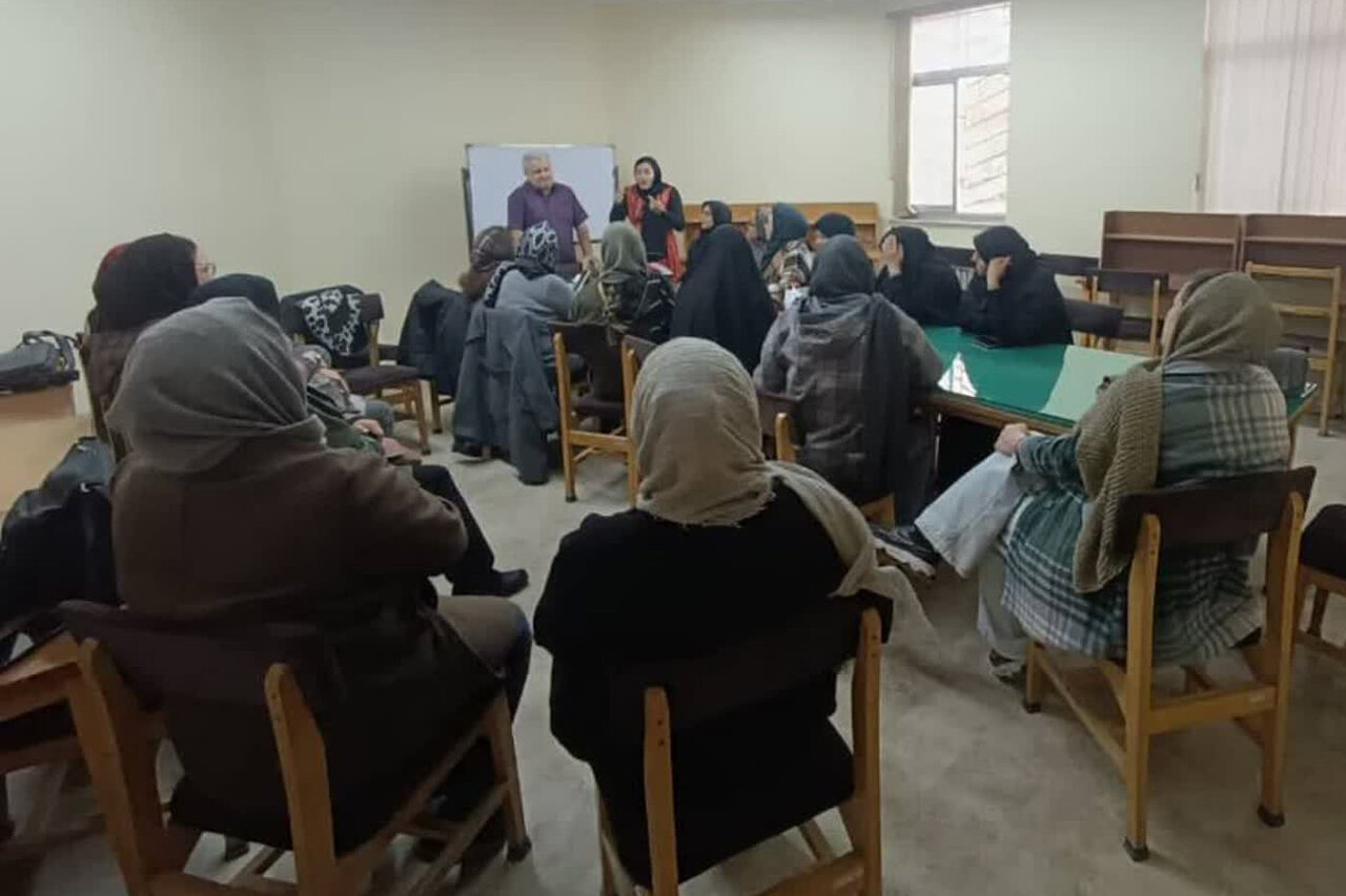 گرامیداشت روز پژوهش در کتابخانه‌های عمومی استان مرکزی