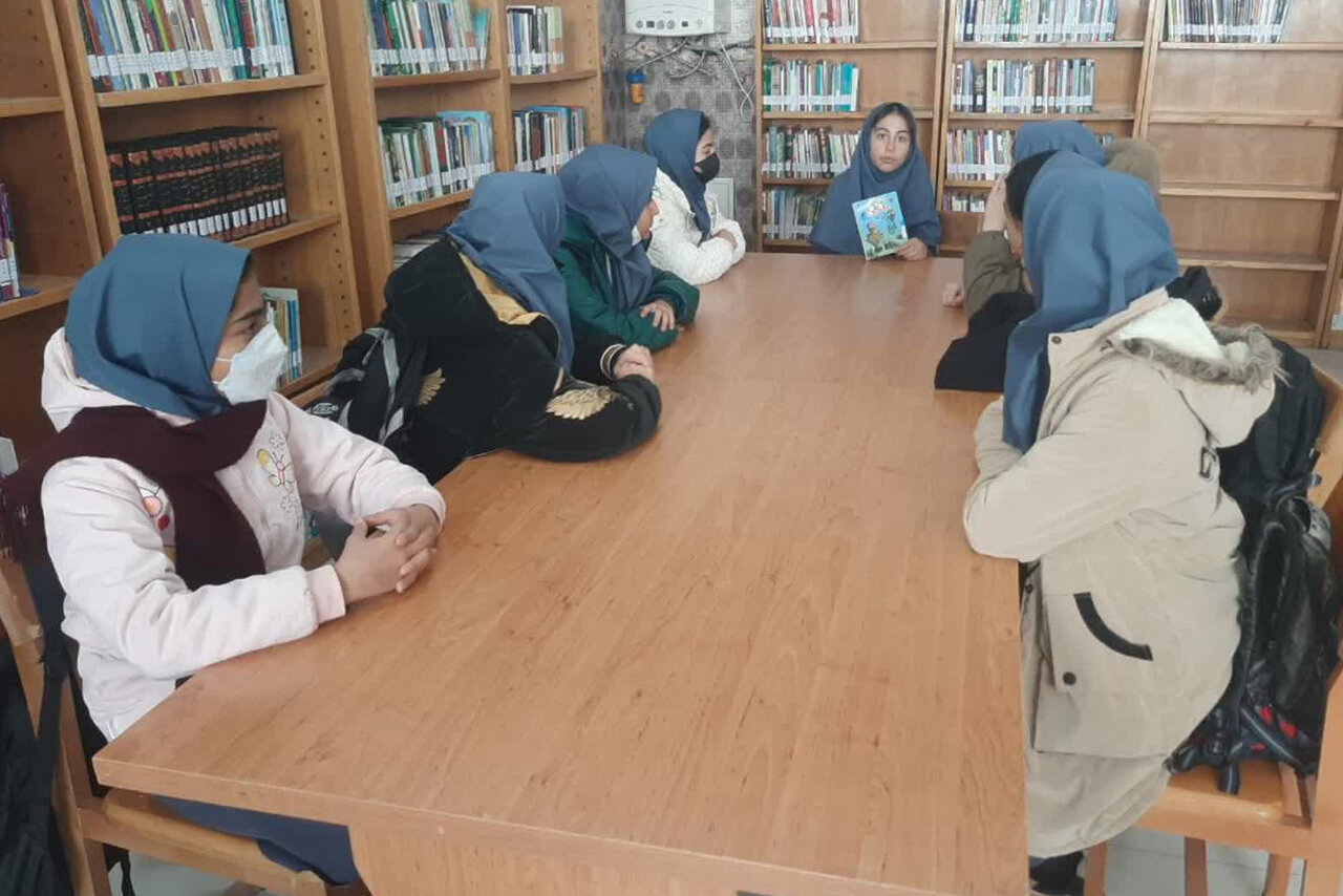 کتابداران استان مرکزی به استقبال شب یلدا رفتند