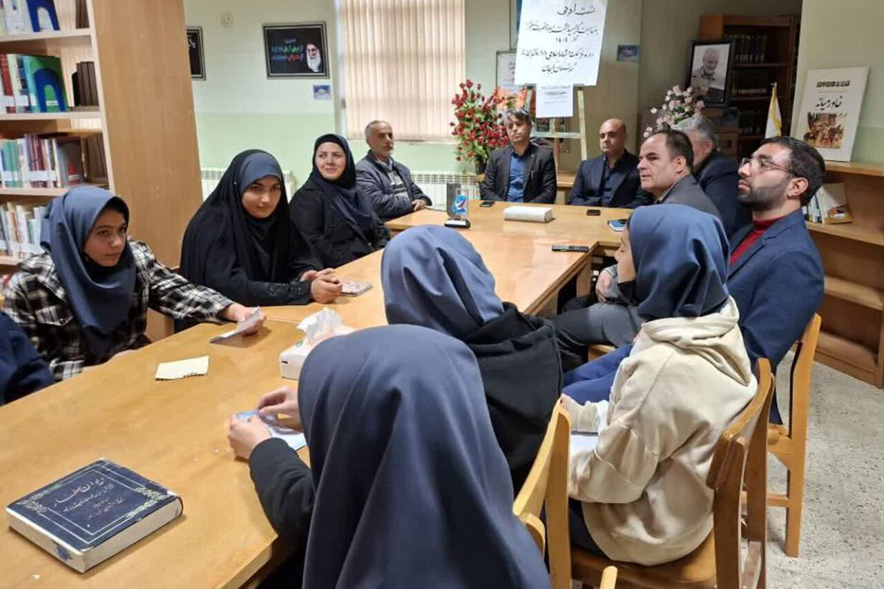 کتابداران استان مرکزی به استقبال شب یلدا رفتند