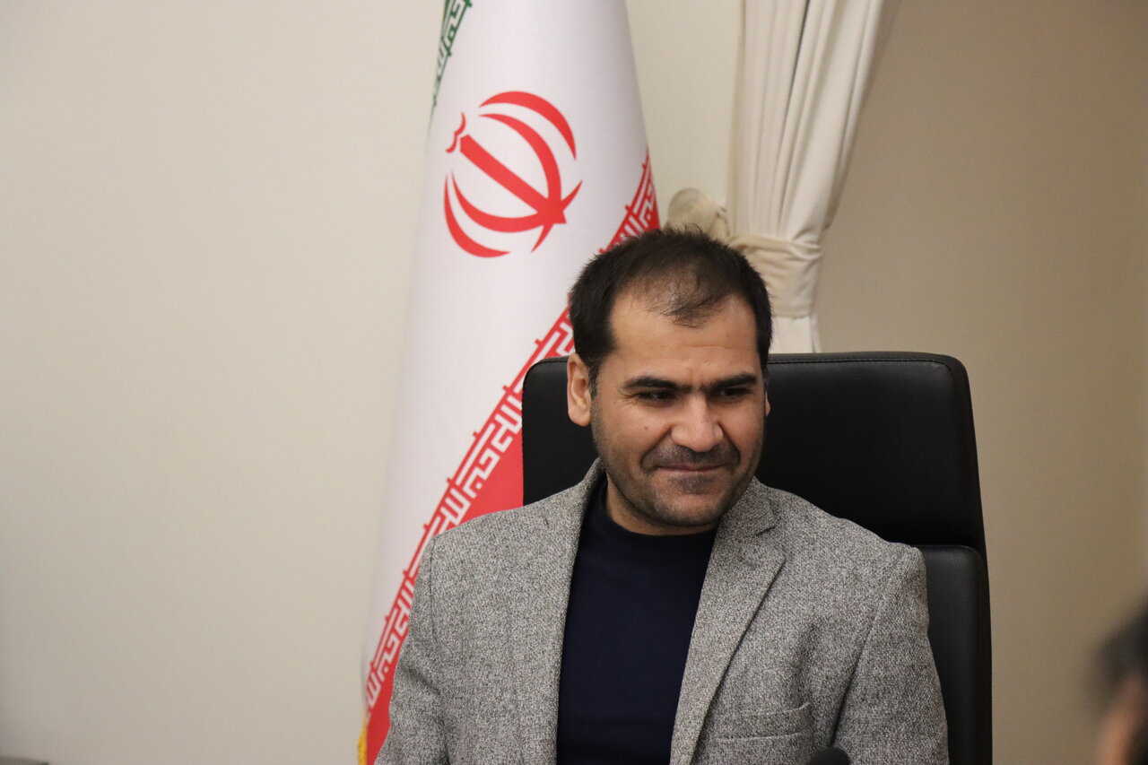 ارزش کتابخانه به این است که انسانها میتوانند در آن تغییر کنند