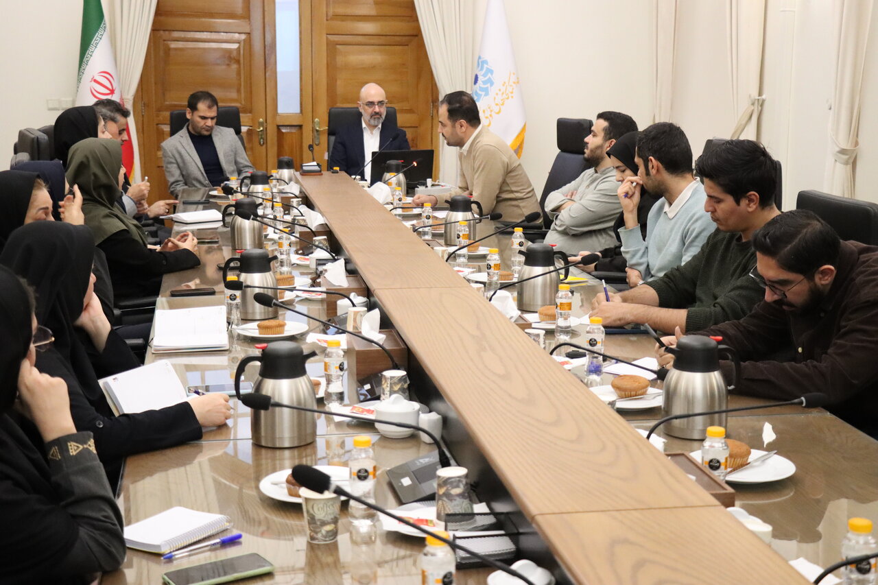 ارزش کتابخانه به این است که انسانها میتوانند در آن تغییر کنند