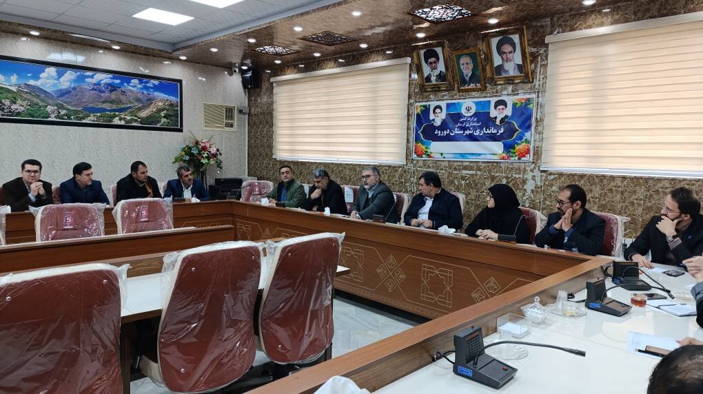 تکمیل پروژه‌های کتابخانه‌ای دورود در جلسه انجمن کتابخانه‌های عمومی این شهرستان