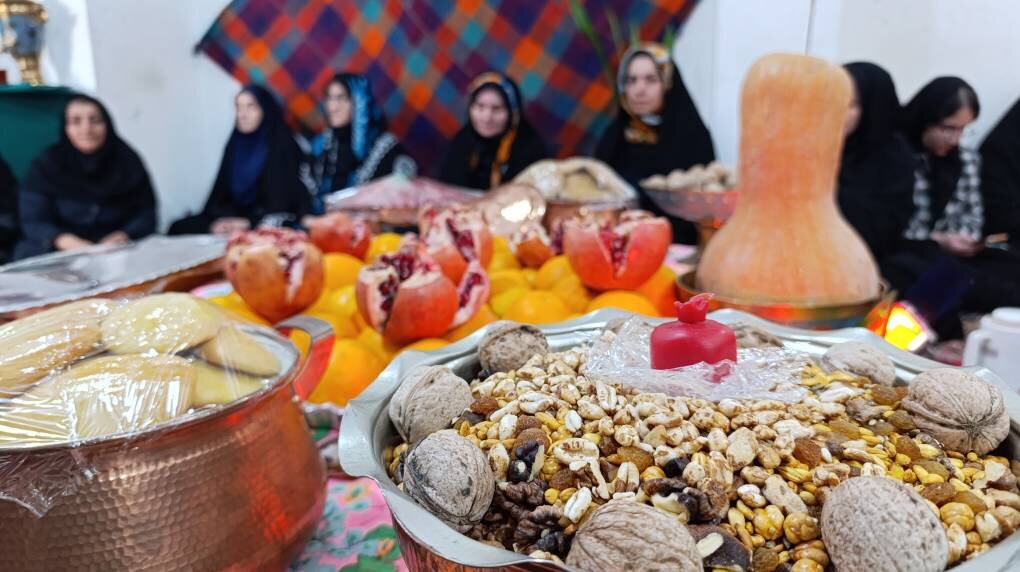 گردهمایی «مادران یلدایی» در سلسله؛ پاسداشت نور، دانایی و مادران شهید در بلندترین شب سال