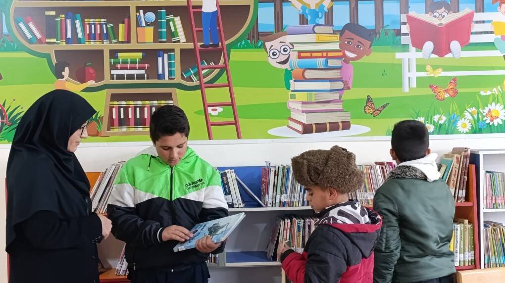 بازدید مدیرکل کتابخانه‌های عمومی لرستان از کتابخانه‌های شهری و روستایی دورود