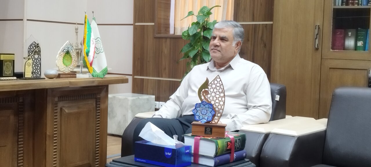 دیدار سرپرست اداره‌کل کتابخانه‌های عمومی با شهردار قم