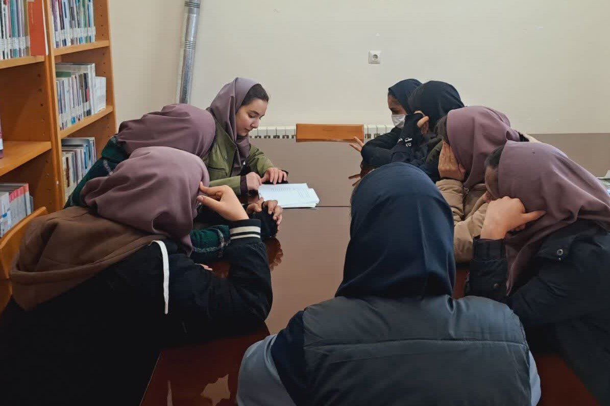 همنشینی با کتاب در آیین «یلداخوانی» کتابخانه‌های استان مرکزی