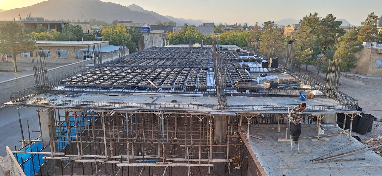 بازگشت پروژه کتابخانه شهر بهمن آباده به مدار اجرا پس از توقف طولانی