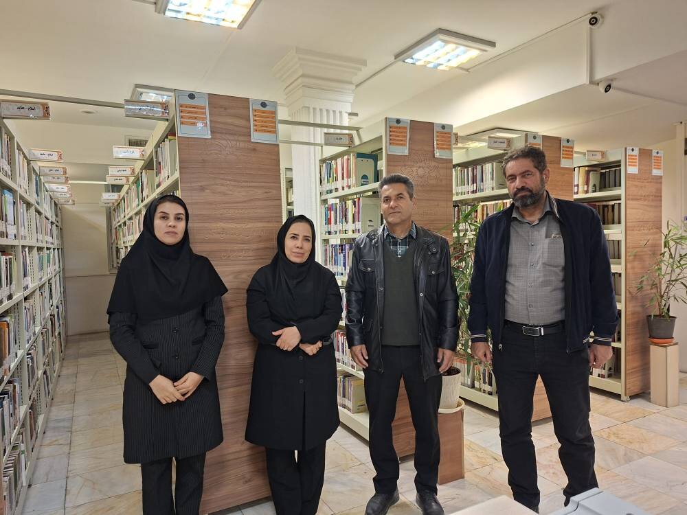 دیدار دهیار روستای حصارساتی با رئیس اداره کتابخانه های شهریار