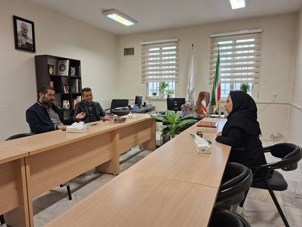 دیدار دهیار روستای حصارساتی با رئیس اداره کتابخانه های شهریار