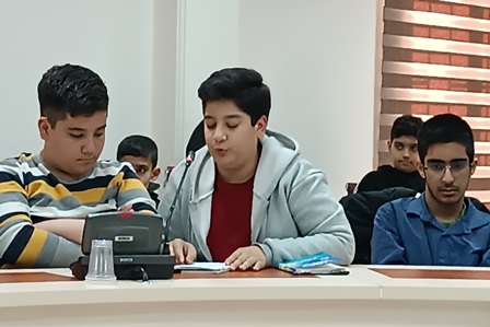 نقد و بررسی کتاب «پرواز با پاراموتور را دوست دارم» در گرمسار