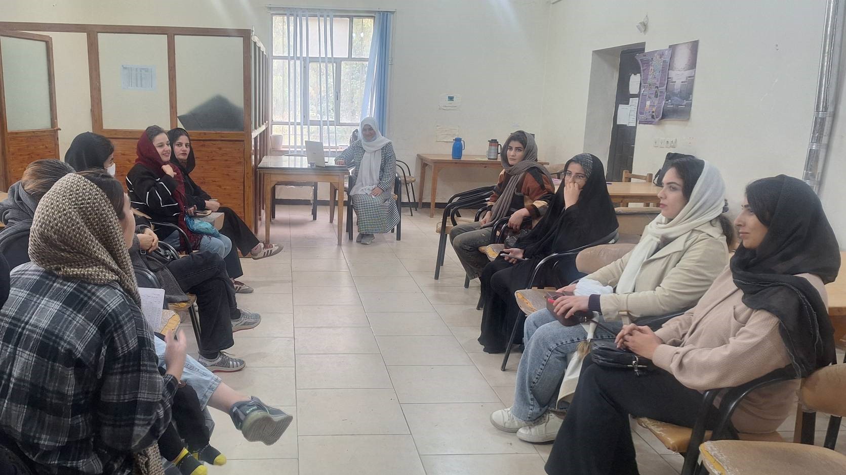 کارگاه تخصصی تربیت فرزند در کتابخانه شهید دستغیب ایذه برگزار شد