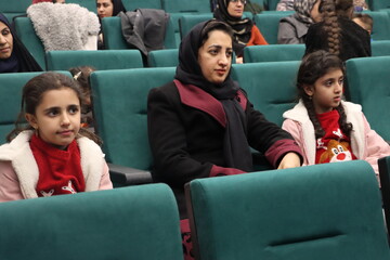 جشن یلدایی با محوریت حفظ آیین‌های کهن ایرانی در کتابخانه مرکزی یزد برگزار شد