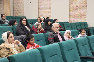 جشن یلدایی با محوریت حفظ آیین‌های کهن ایرانی در کتابخانه مرکزی یزد برگزار شد