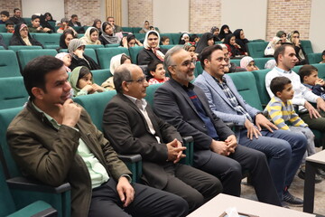 جشن یلدایی با محوریت حفظ آیین‌های کهن ایرانی در کتابخانه مرکزی یزد برگزار شد