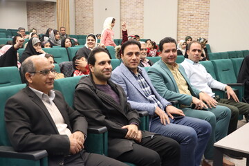 جشن یلدایی با محوریت حفظ آیین‌های کهن ایرانی در کتابخانه مرکزی یزد برگزار شد