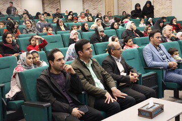 جشن یلدایی با محوریت حفظ آیین‌های کهن ایرانی در کتابخانه مرکزی یزد برگزار شد