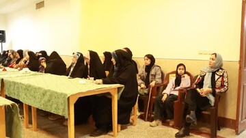 برگزاری ویژه برنامه یلدا در کتابخانه عمومی شهید مطهری شهرستان مهریز