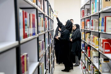 بازدید دبیرکل نهاد کتابخانه‌های عمومی کشور از کتابخانه مرکزی قم