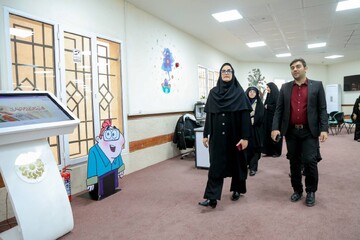 بازدید دبیرکل نهاد کتابخانه‌های عمومی کشور از کتابخانه مرکزی قم