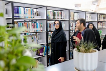بازدید دبیرکل نهاد کتابخانه‌های عمومی کشور از کتابخانه مرکزی قم